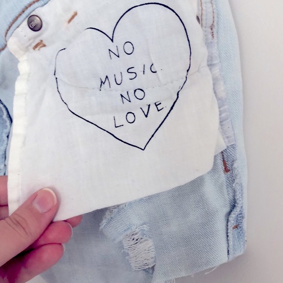 Garage High-Waisted Short Shorts size 9 - Picture 8 of 8